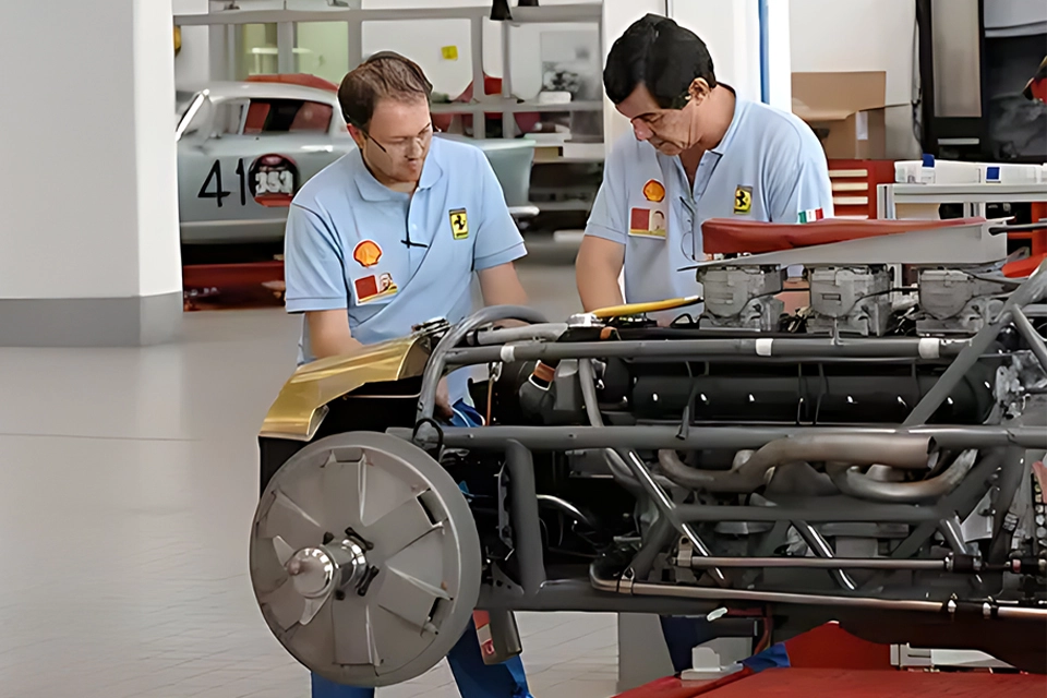Ferrari-Officine-Classiche-6_960x640-copy.webp
